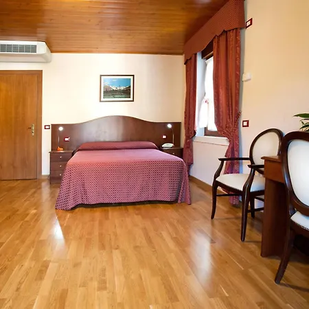 Hotel Oscella 3*